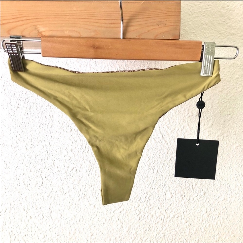 Acacia Brazil bottom in pear